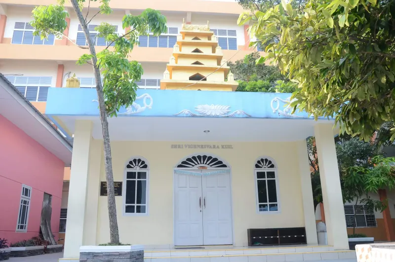 Pura di kampus Universitas Satya Terra Bhinneka